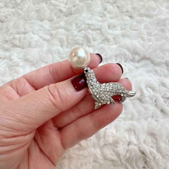 Vintage Cute Seal with Crystal Pearl Brooch - Picture 5 of 6